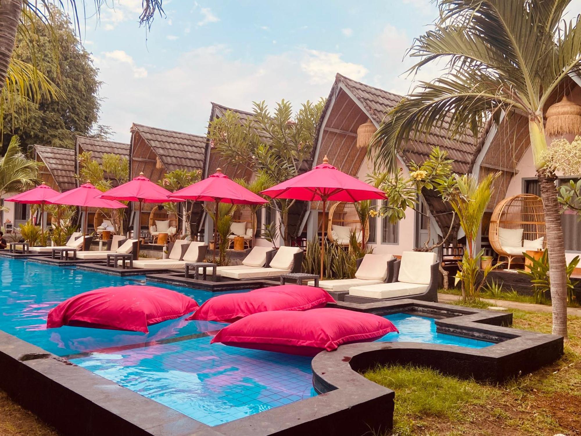 Pink Flamingo Hotel Gili Islands Exterior photo