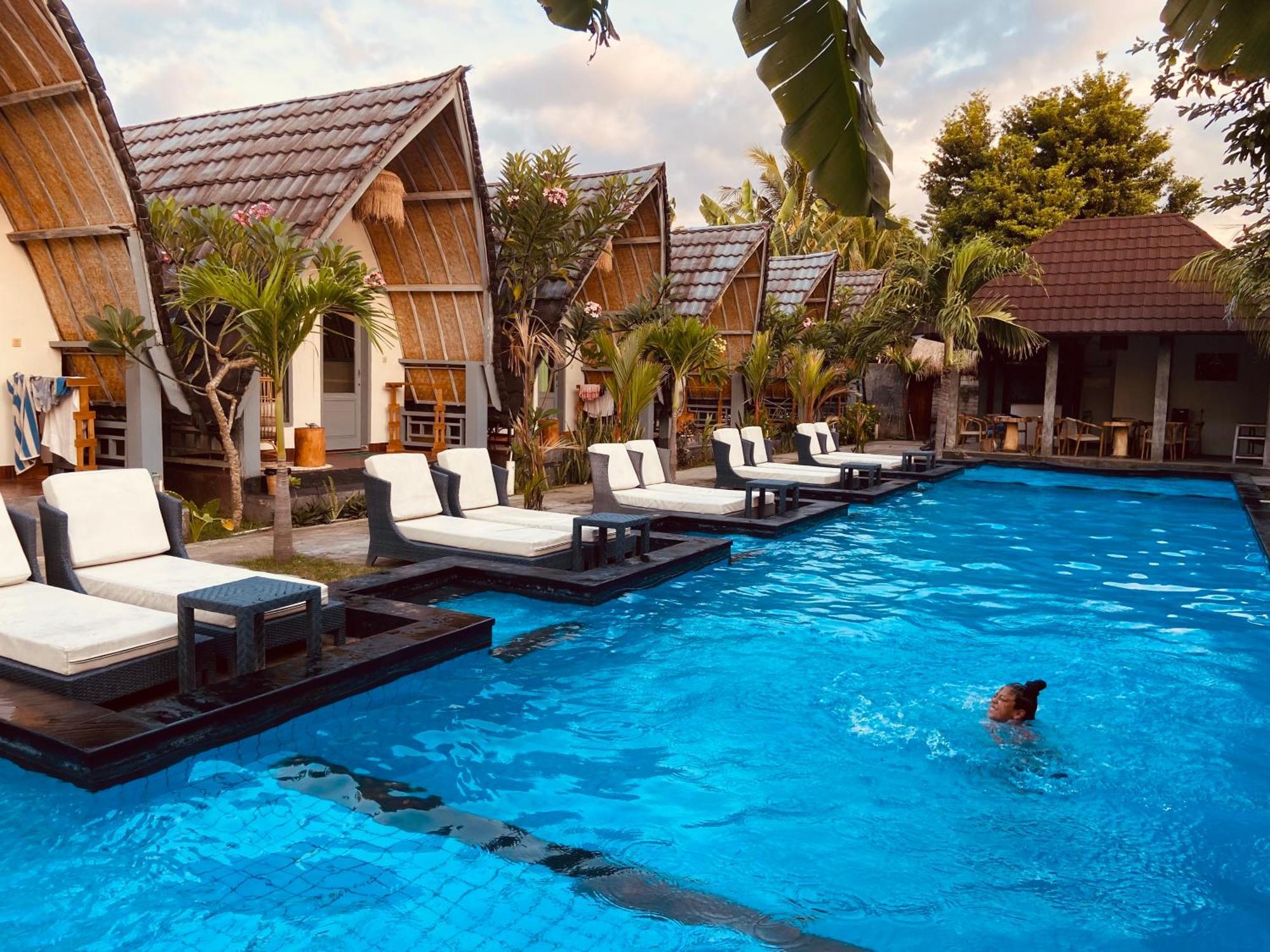 Pink Flamingo Hotel Gili Islands Exterior photo