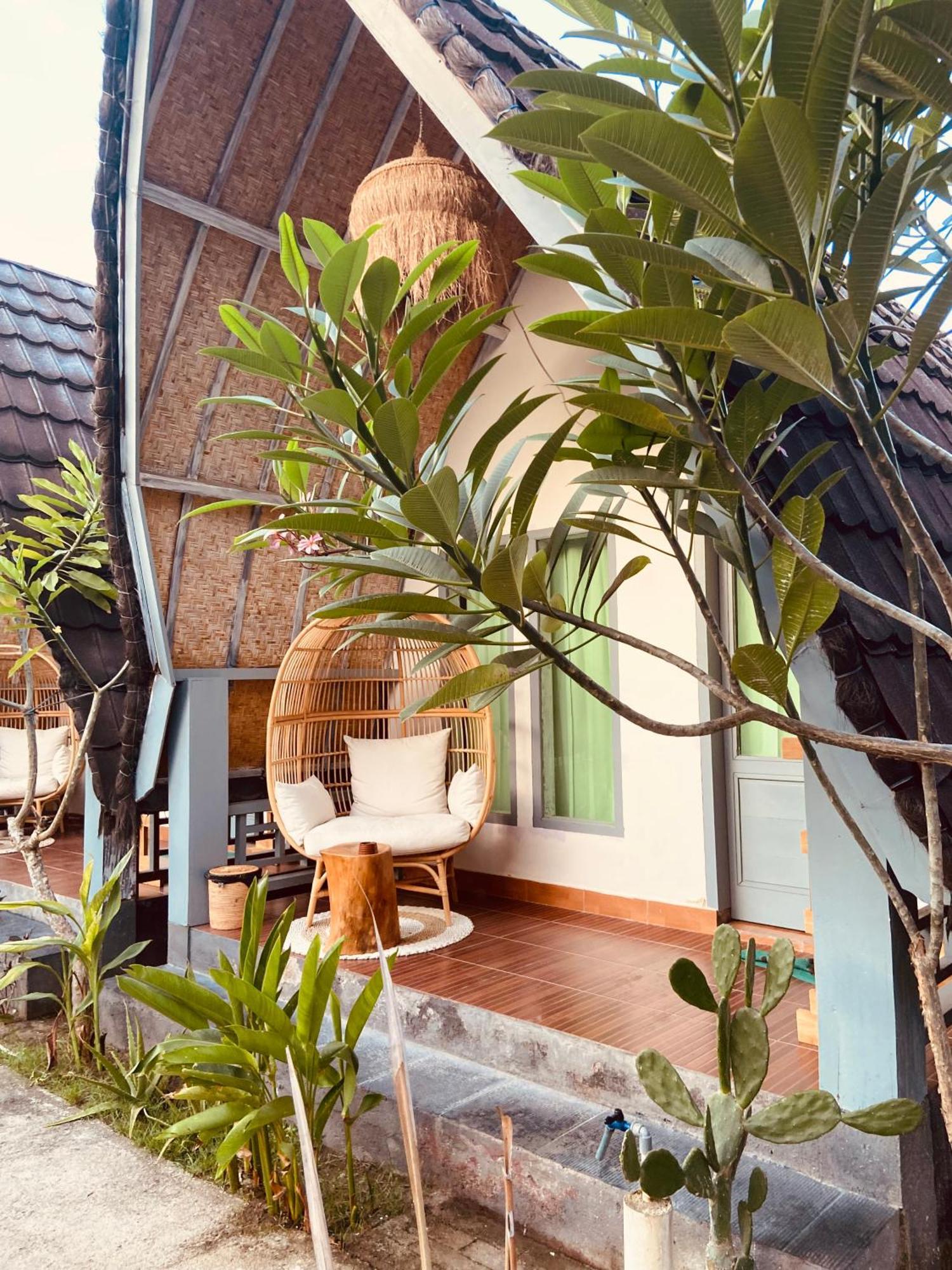 Pink Flamingo Hotel Gili Islands Exterior photo