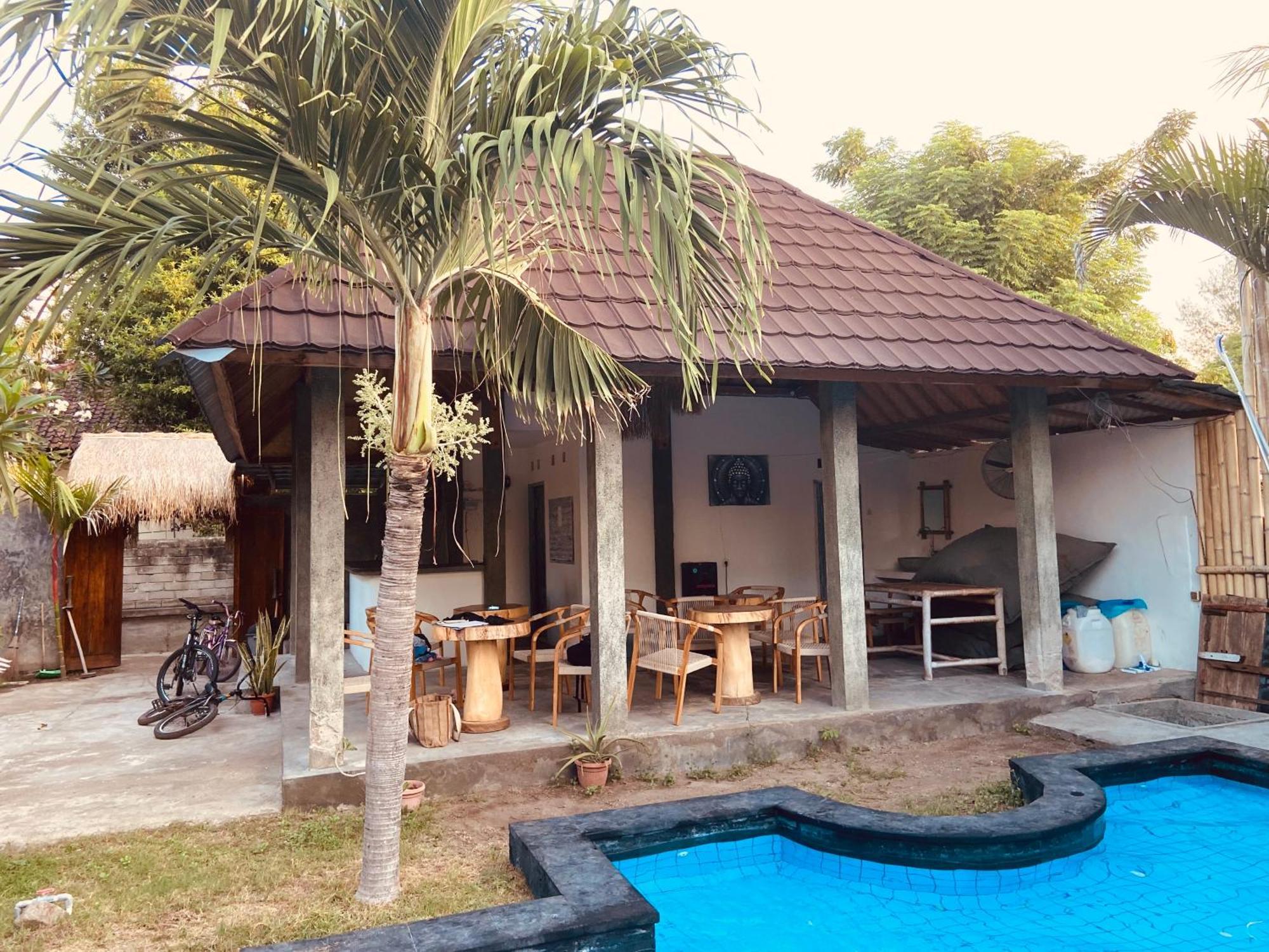 Pink Flamingo Hotel Gili Islands Exterior photo